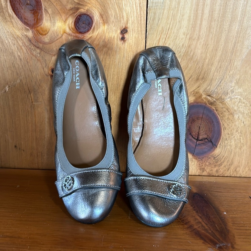 Coach Chelsey Ballerina Flats Silver Metallic Leather Size 8